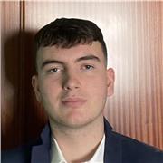 Profesor de Matemáticas en Sevilla, estudiante de Ingeniería con notas en asignaturas relacionadas con las matemáticas entre 9-10.